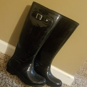 Black hunter look alike rain boots